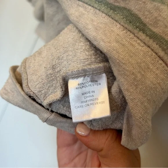 The Black Dog Vintage Collection Women Camouflage Sweatshirt Top (Size Large) - Picture 5 of 7